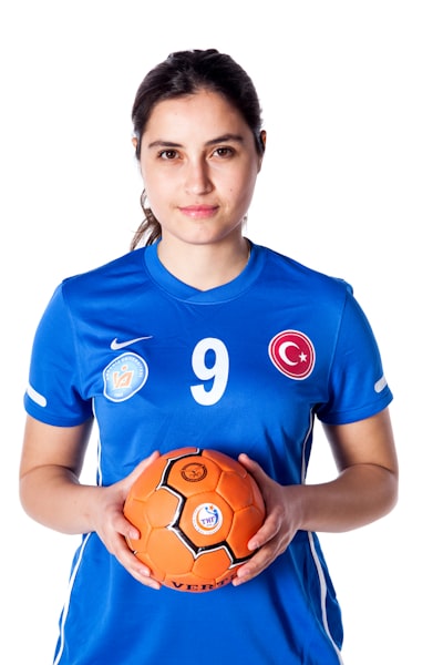 الهلالوالاهليالسعوديقصةالتنافسالأبرزفيالكرةالسعودية